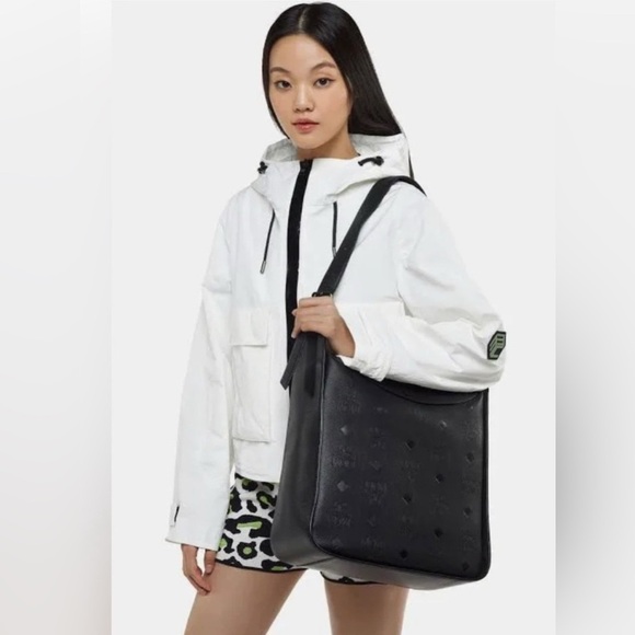 Authentic MCM Large Klara Monogram Leather Hobo shoulder bag/crossbody black. - Picture 2 of 16